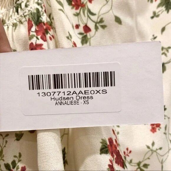 Reformation Hudsen Dress in Annaliese Mini Floral Vines Print - Picture 15 of 16